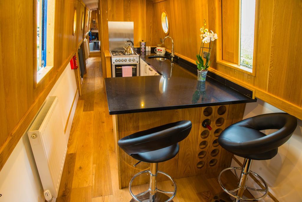 Narrowboat Puzzle Hotell Ely Eksteriør bilde