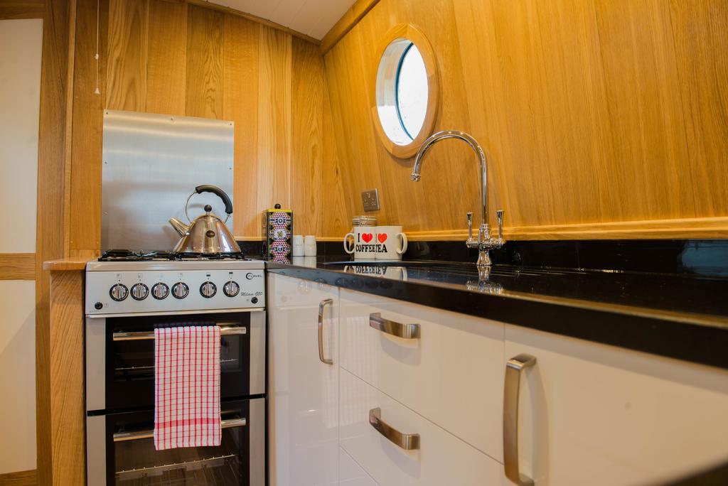 Narrowboat Puzzle Hotell Ely Eksteriør bilde