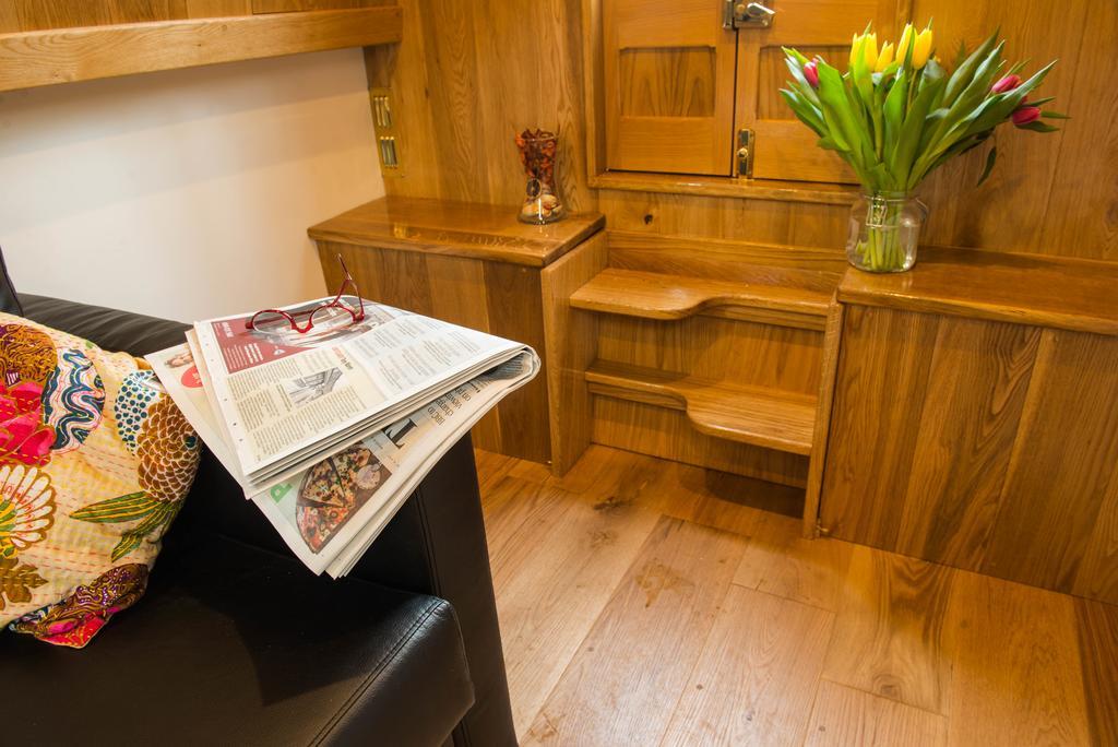 Narrowboat Puzzle Hotell Ely Eksteriør bilde