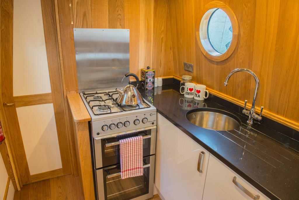 Narrowboat Puzzle Hotell Ely Eksteriør bilde